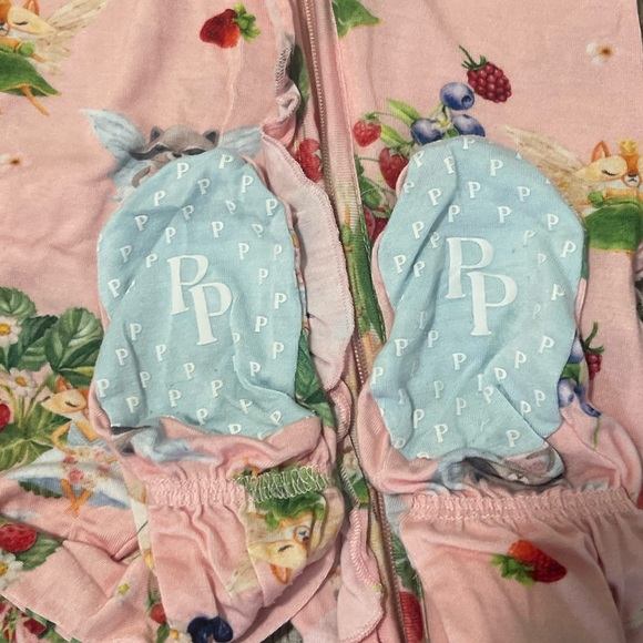 Posh Peanut Annabelle Ruffled Footie - Picture 6 of 6